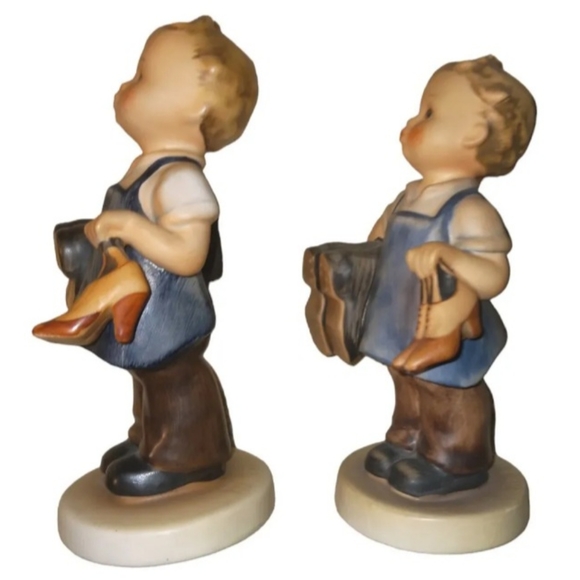 (2) Vintage Goebel Hummel 5" & 4.5" Boots Figurine #143/0 - Boy Carrying Boot - Picture 4 of 7